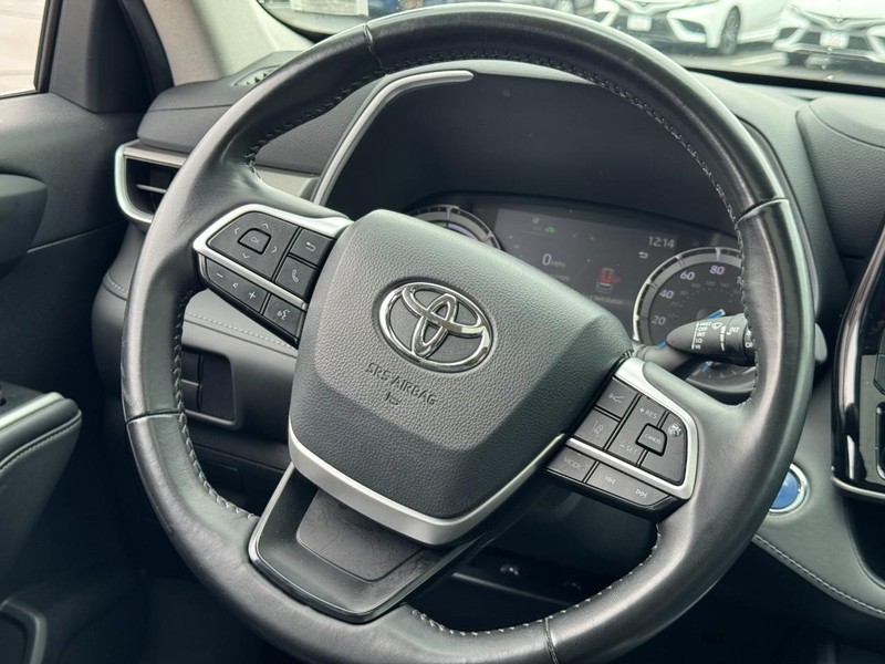 Toyota Highlander Hybrid Vehicle Image 13