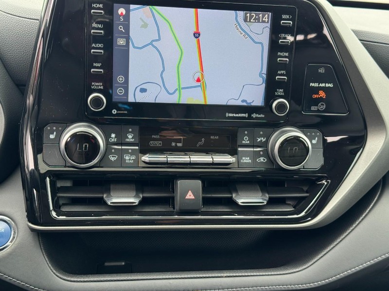Toyota Highlander Hybrid Vehicle Image 14