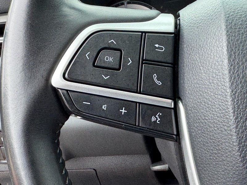 Toyota Highlander Hybrid Vehicle Image 19