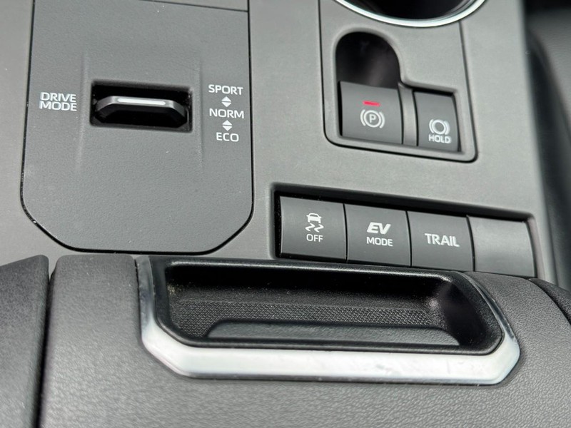 Toyota Highlander Hybrid Vehicle Image 25