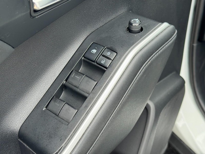 Toyota Highlander Hybrid Vehicle Image 27