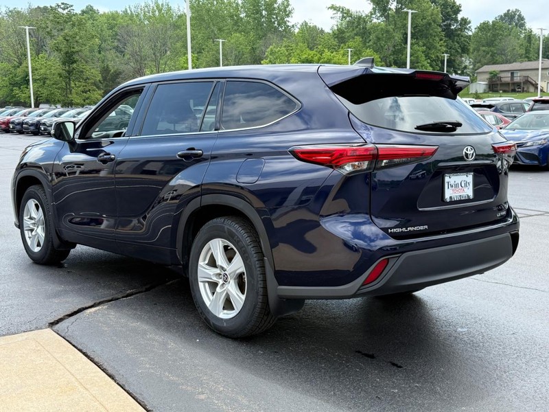 Toyota Highlander Vehicle Image 7