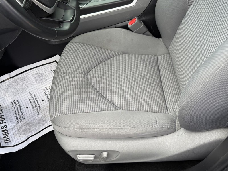 Toyota Highlander Vehicle Image 17