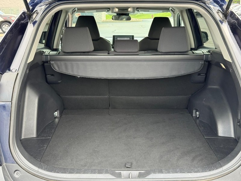 Toyota RAV4 Vehicle Image 4