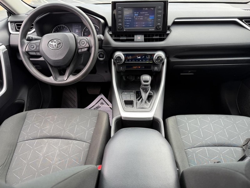 Toyota RAV4 Vehicle Image 11