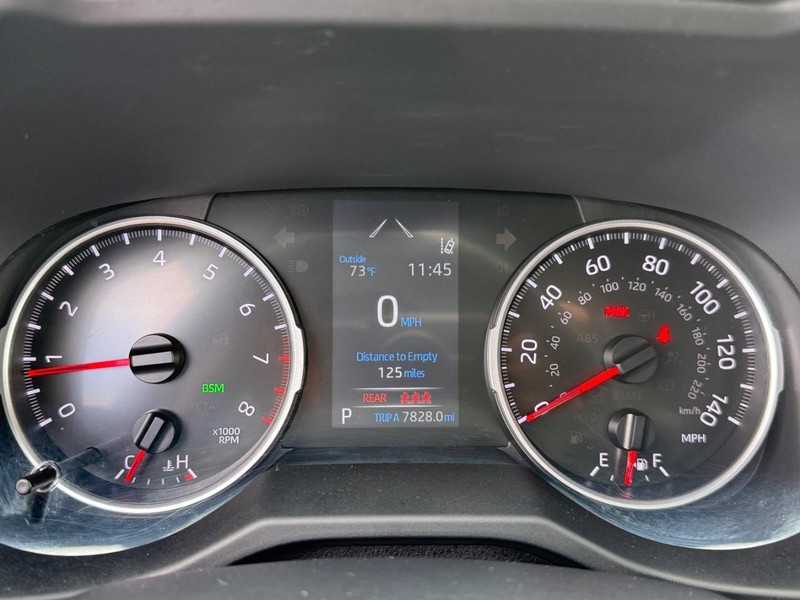 Toyota RAV4 Vehicle Image 18