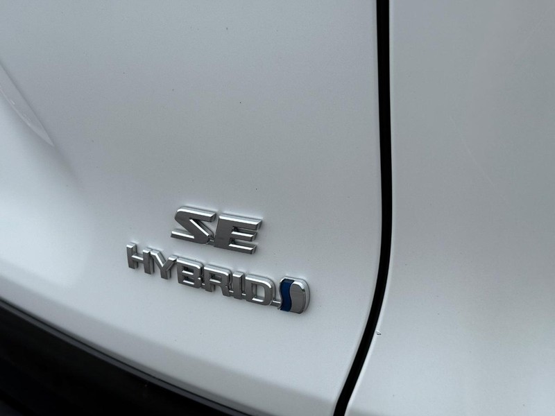 Toyota RAV4 Hybrid Vehicle Image 6