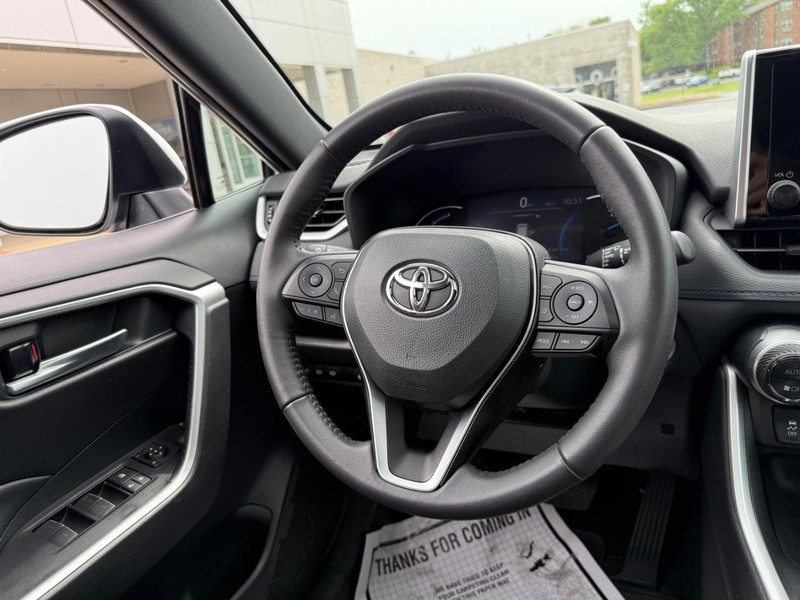 Toyota RAV4 Hybrid Vehicle Image 13