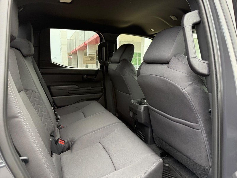 Toyota Tacoma 4WD Vehicle Image 6