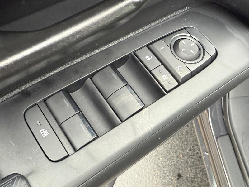 Toyota Tacoma 4WD Vehicle Image 10