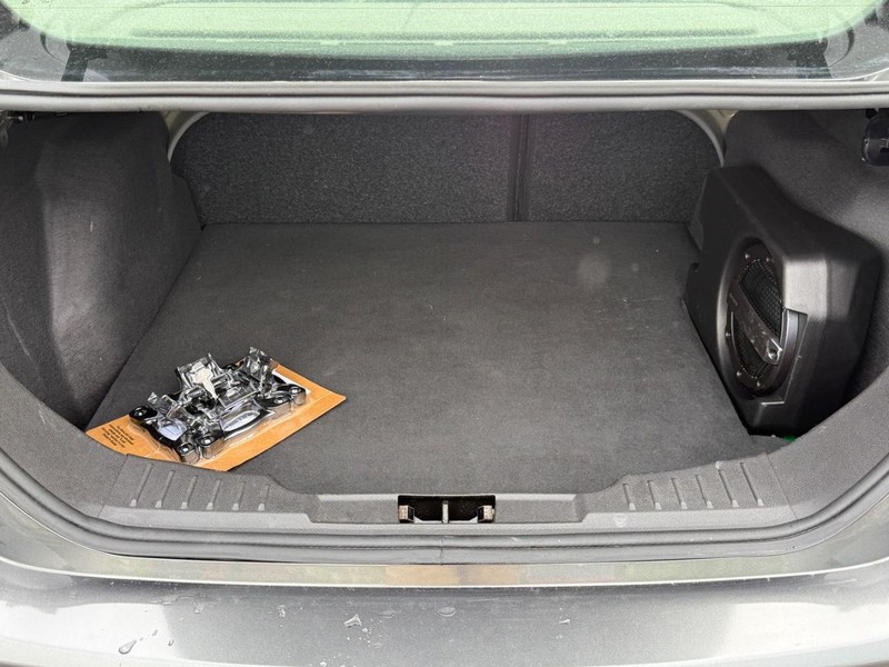 Ford Focus Vehicle Image 4