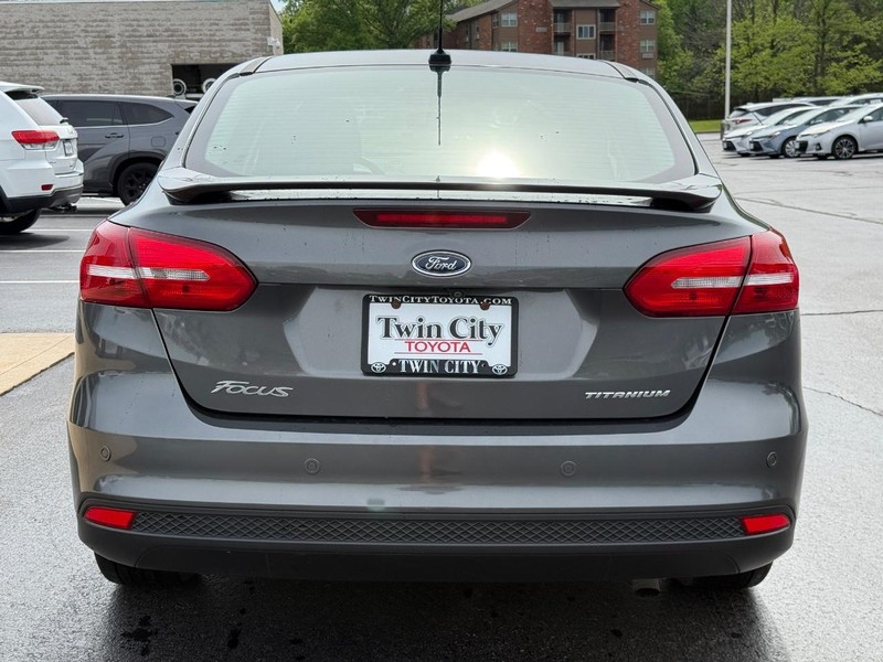 Ford Focus Vehicle Image 5