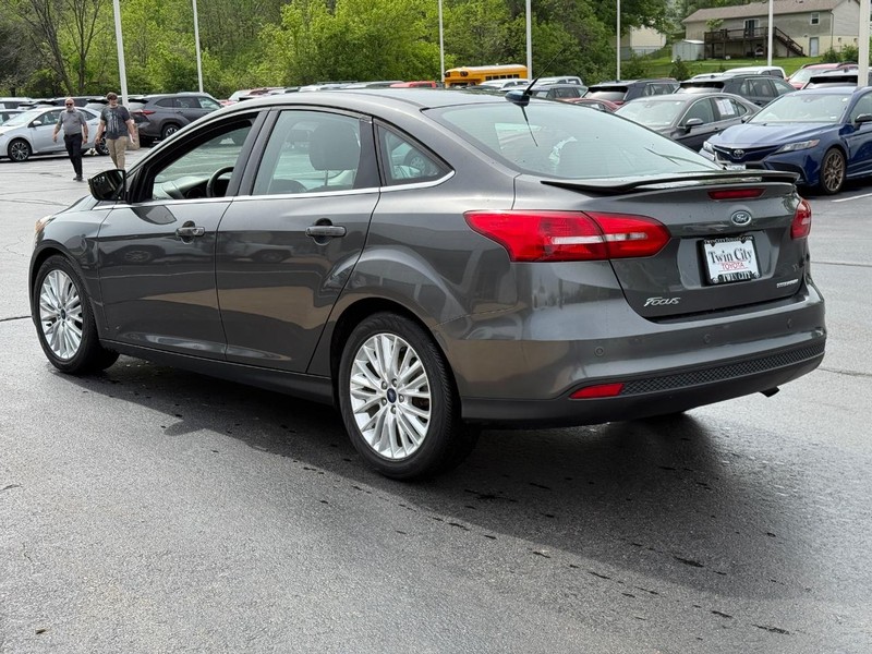 Ford Focus Vehicle Image 7