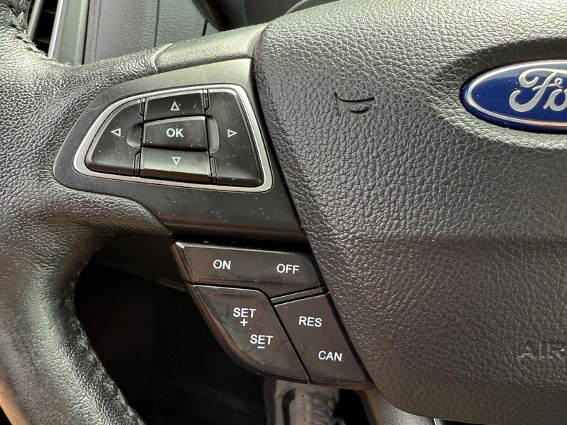 Ford Focus Vehicle Image 18
