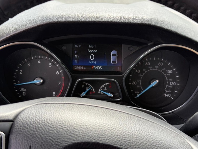 Ford Focus Vehicle Image 20