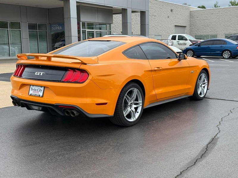 Ford Mustang Vehicle Image 3