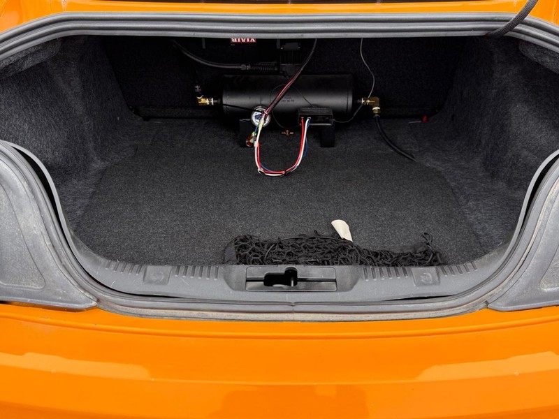 Ford Mustang Vehicle Image 4