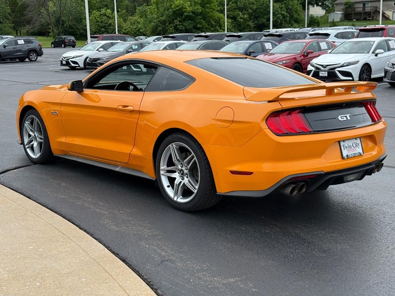 Ford Mustang Vehicle Image 6