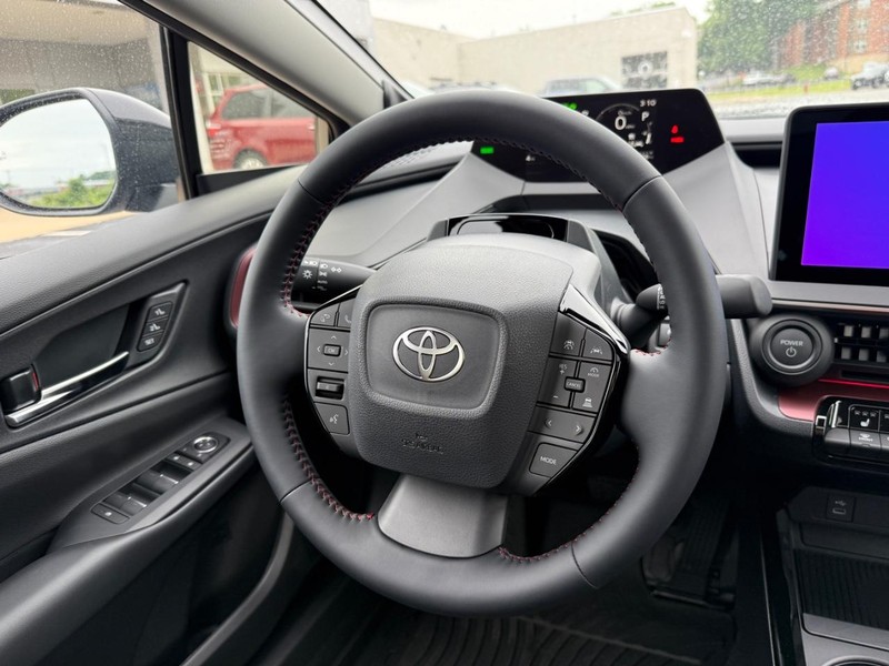 Toyota Prius Plug-In Hybrid Vehicle Image 8