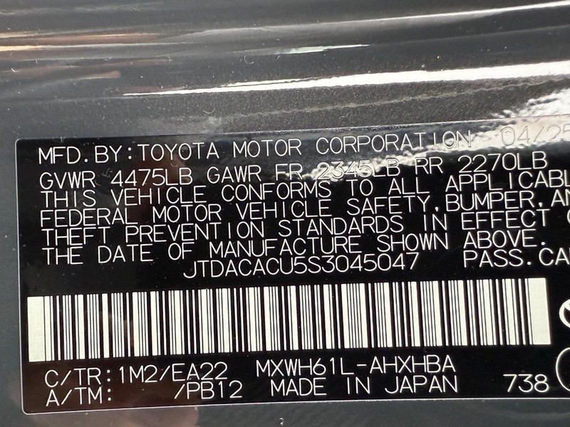 Toyota Prius Plug-In Hybrid Vehicle Image 18