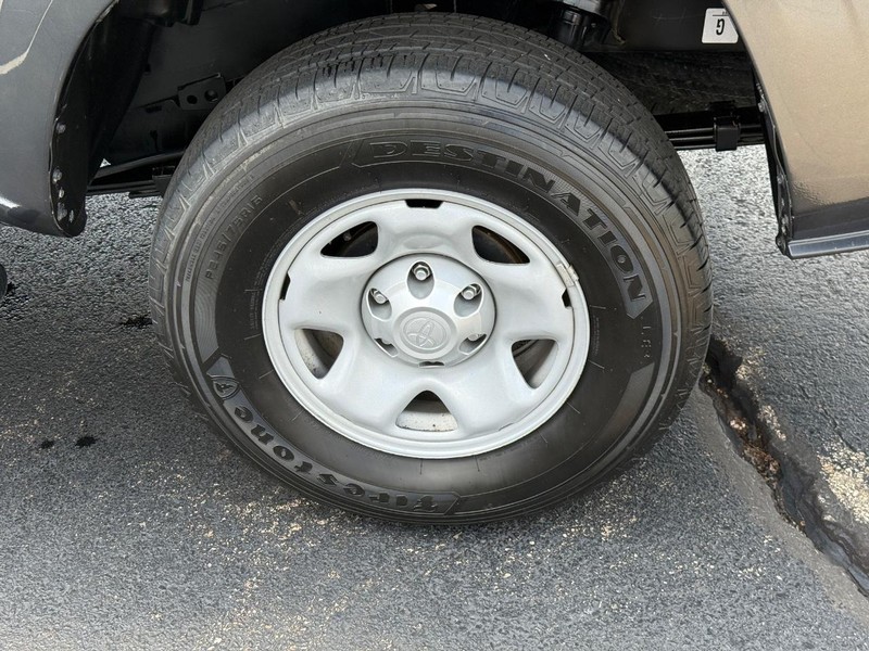 Toyota Tacoma 4WD Vehicle Image 8