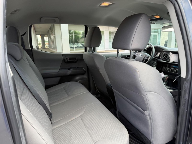 Toyota Tacoma 4WD Vehicle Image 11