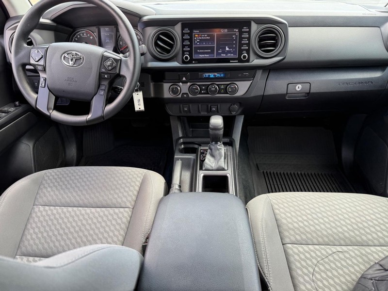 Toyota Tacoma 4WD Vehicle Image 12