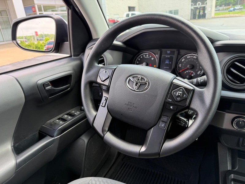 Toyota Tacoma 4WD Vehicle Image 13
