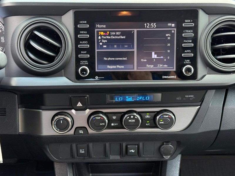 Toyota Tacoma 4WD Vehicle Image 14