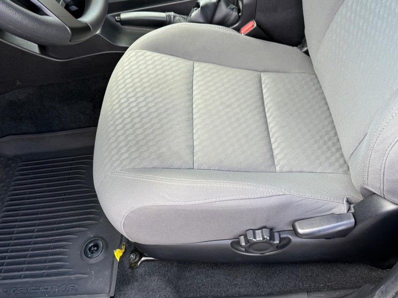 Toyota Tacoma 4WD Vehicle Image 16