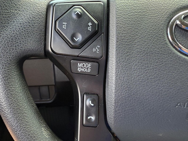 Toyota Tacoma 4WD Vehicle Image 17