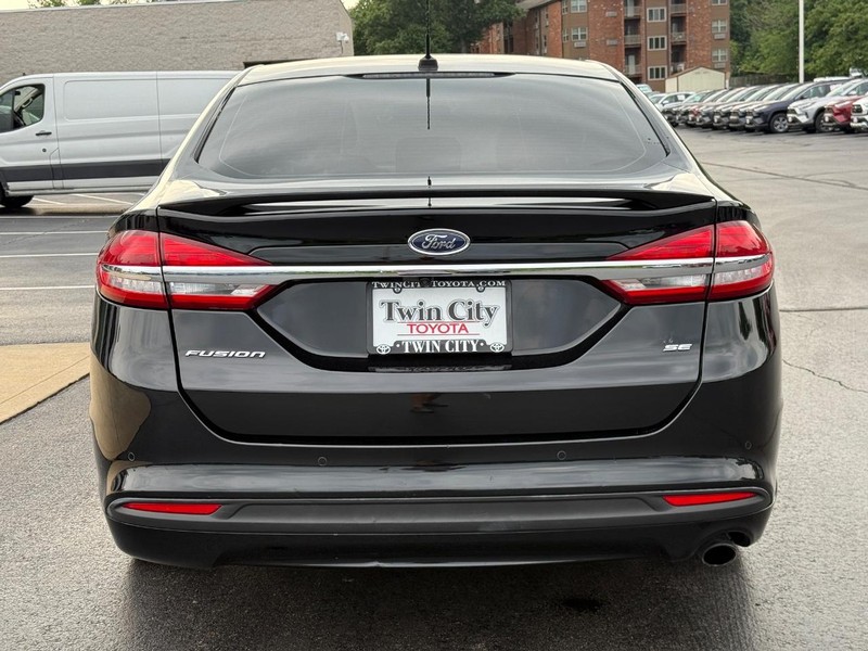 Ford Fusion Vehicle Image 5