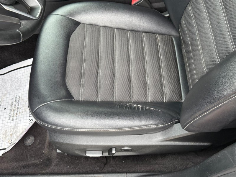 Ford Fusion Vehicle Image 16