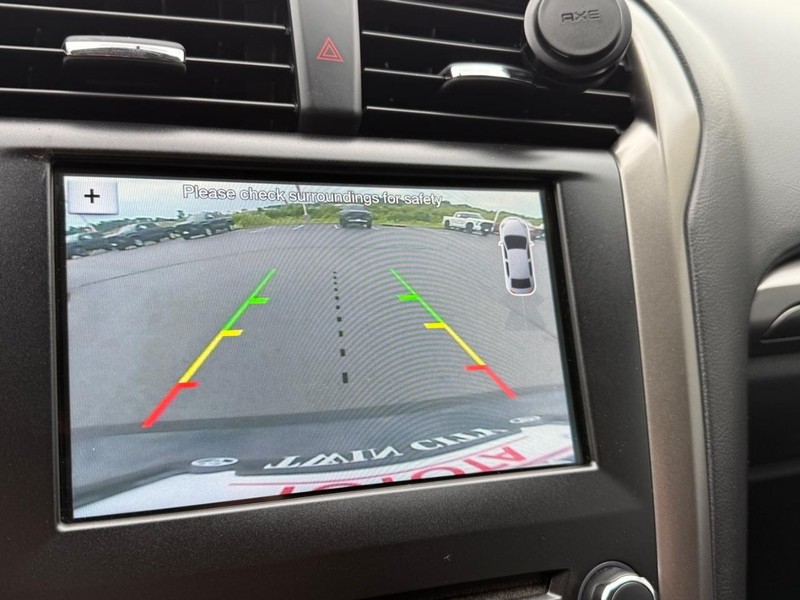 Ford Fusion Vehicle Image 21