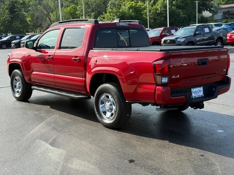 Toyota Tacoma 4WD Vehicle Image 7