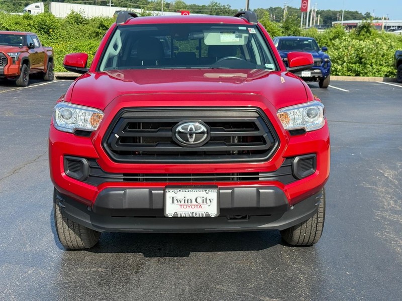 Toyota Tacoma 4WD Vehicle Image 10