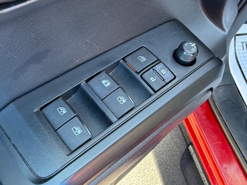 Toyota Tacoma 4WD Vehicle Image 15