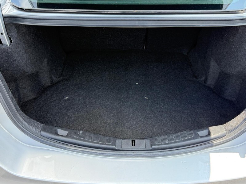 Ford Fusion Vehicle Image 4
