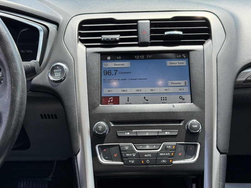 Ford Fusion Vehicle Image 14