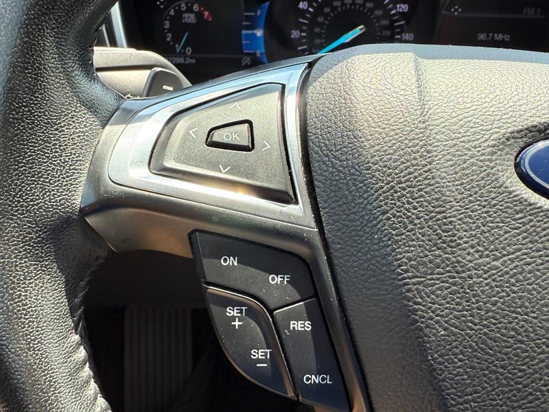Ford Fusion Vehicle Image 18