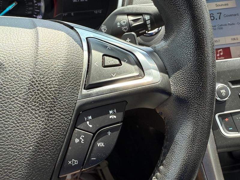 Ford Fusion Vehicle Image 19