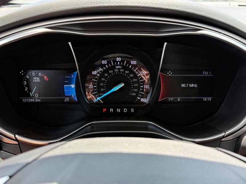 Ford Fusion Vehicle Image 20