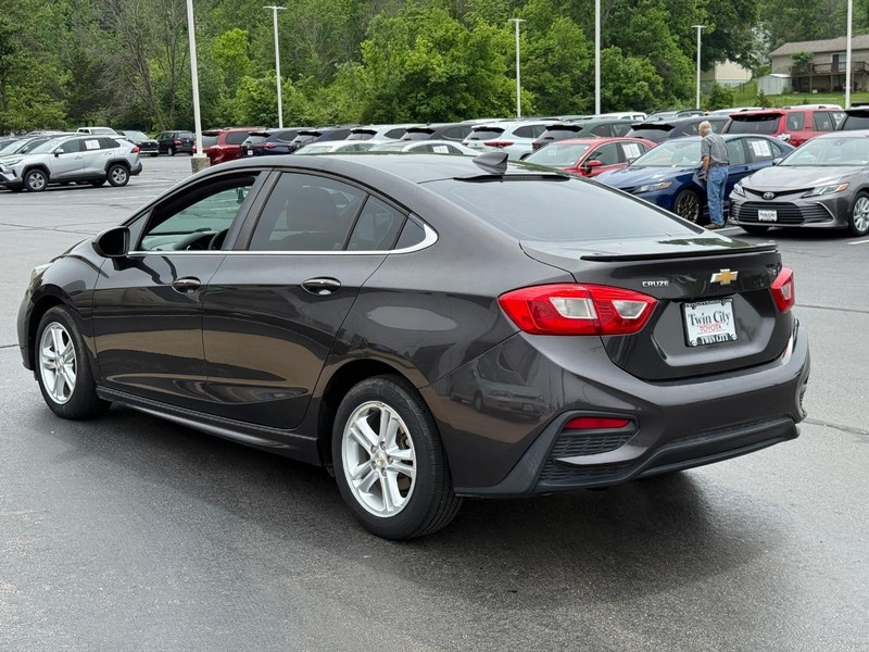 Chevrolet Cruze Vehicle Image 7