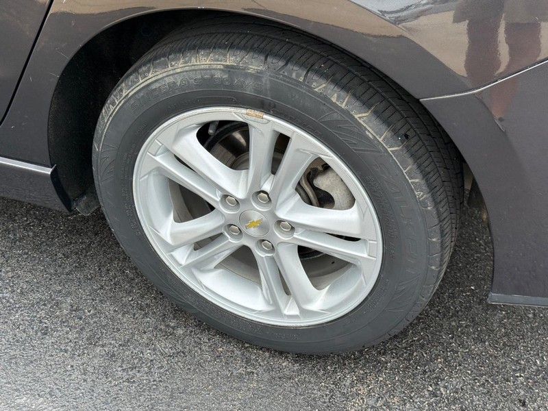 Chevrolet Cruze Vehicle Image 8