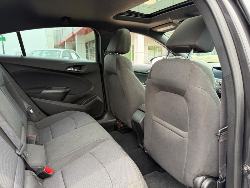 Chevrolet Cruze Vehicle Image 11
