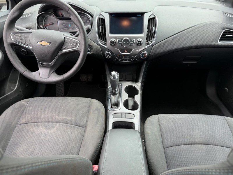 Chevrolet Cruze Vehicle Image 12