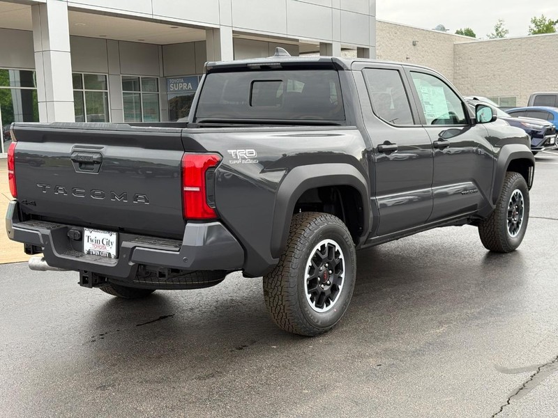 Toyota Tacoma 4WD Vehicle Image 3