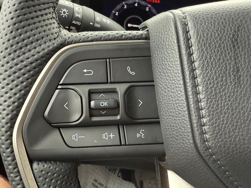 Toyota Tacoma 4WD Vehicle Image 12