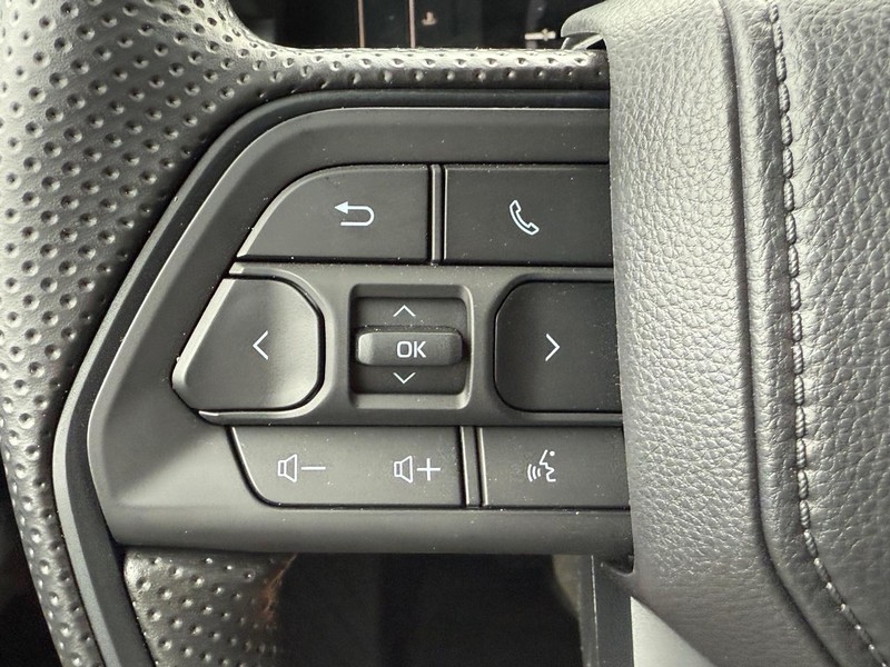 Toyota Tacoma 4WD Vehicle Image 11