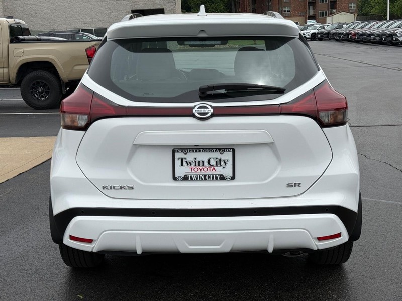 Nissan Kicks Vehicle Image 5